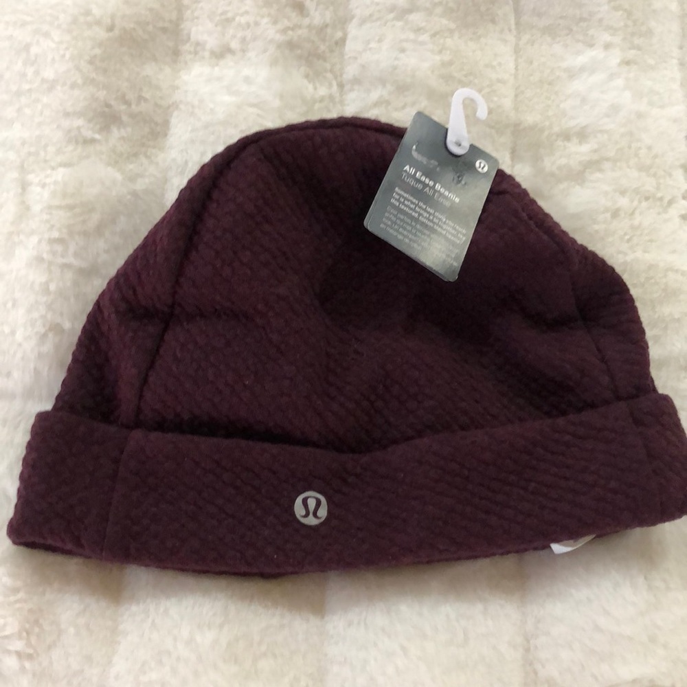 NWT $40 Lululemon All Ease Beanie Texture Plum OS